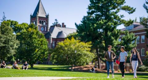 UNH Students on Durham, NH campus