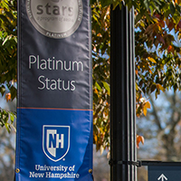 platinum stars banner with logo UNH