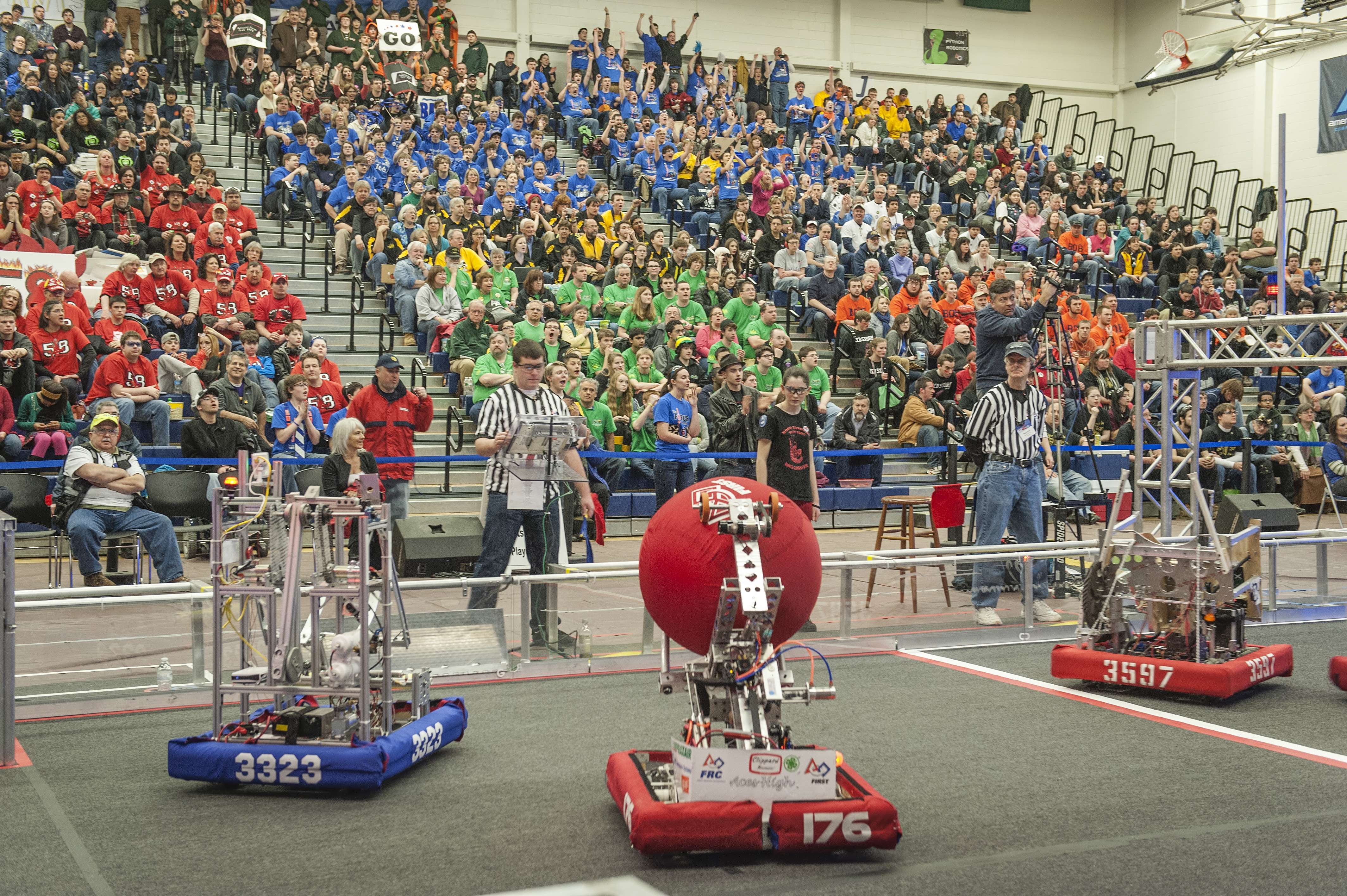 UNH Hosts District FIRST Robotics Competition March 2122, 2015 UNH Today