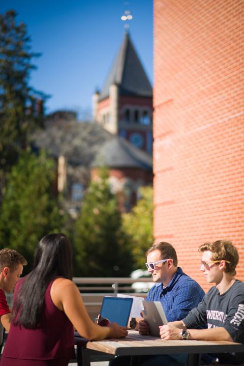 Students outside on UNH campus