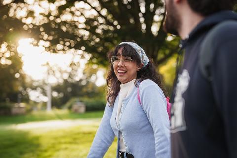 UNH students walking on campus