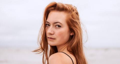 claire bacon headshot
