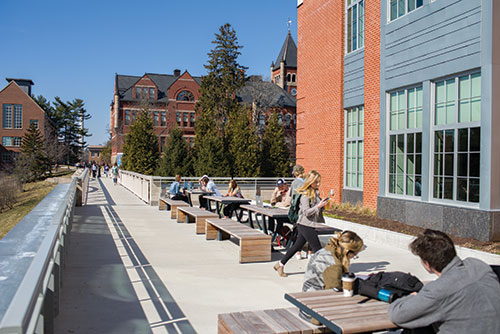UNH students studying outside Hamilton Smith Hall