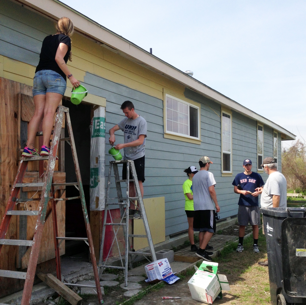 UNH honors class on service trips to N'Orleans