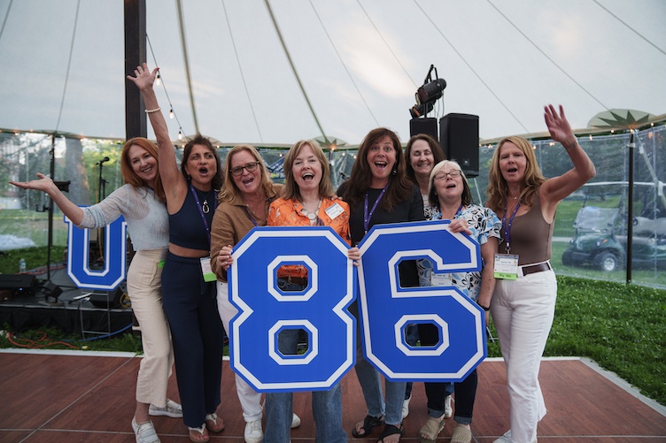 Members of the Class of 1986 celebrate together at reunion