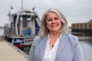 Head shot of Diane Foster, director of the UNH School of Marine Science and Ocean Engineering (SMSOE) 