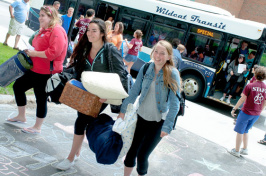 first year students arrive on campus