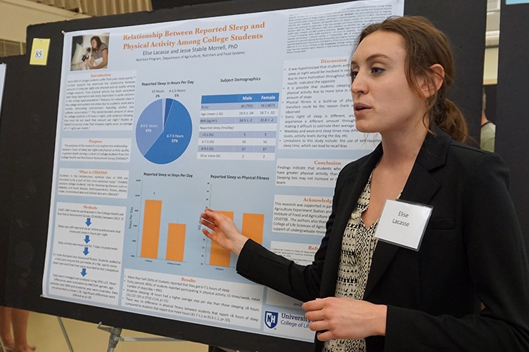 Elise Lacasse '18 at the UNH Undergraduate Research Conference