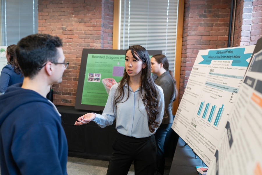A UNH Manchester student presents research results during the 2018 Undergraduate Research Conference