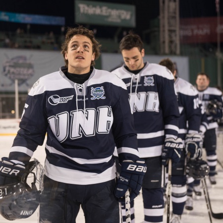 unh hockey jersey